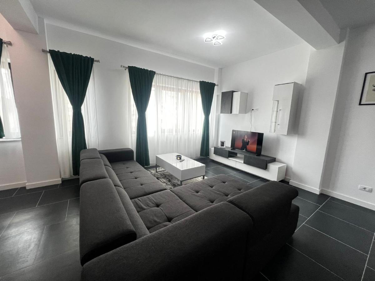 Marvellous Aparthotel With Master Apartments Suceava Eksteriør bilde